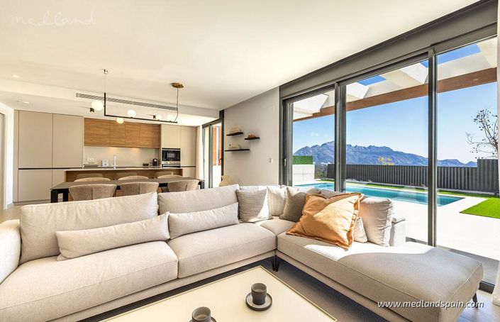 Image No.5-4 Bed Villa for sale