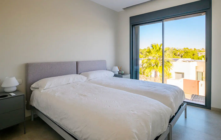 Image No.9-3 Bed Villa for sale