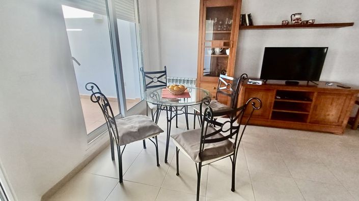 Image No.3-2 Bed Property for sale