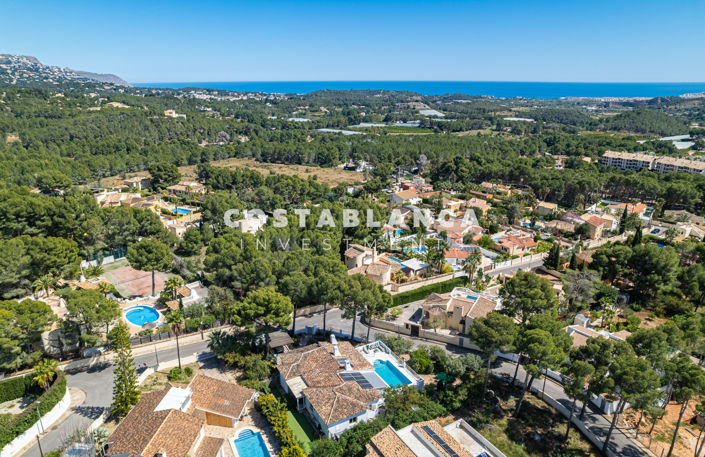 Image No.2-Villa de 4 chambres à vendre à Altea