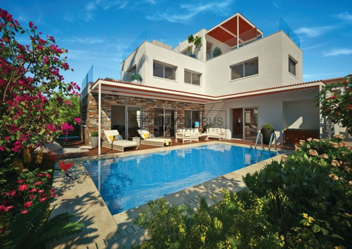 Image No.2-Villa de 4 chambres à vendre à Yeroskipou