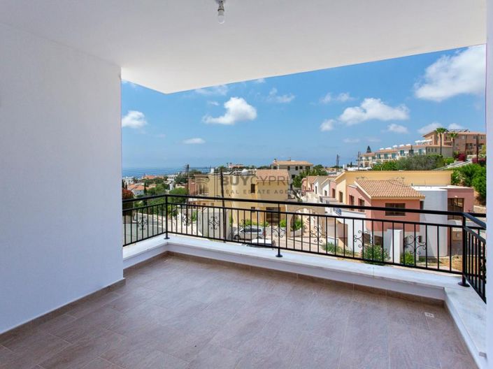 Apartment in Peyia For Sale