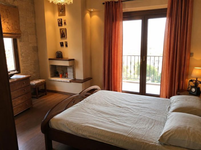 Image No.11-2 Bed House for sale