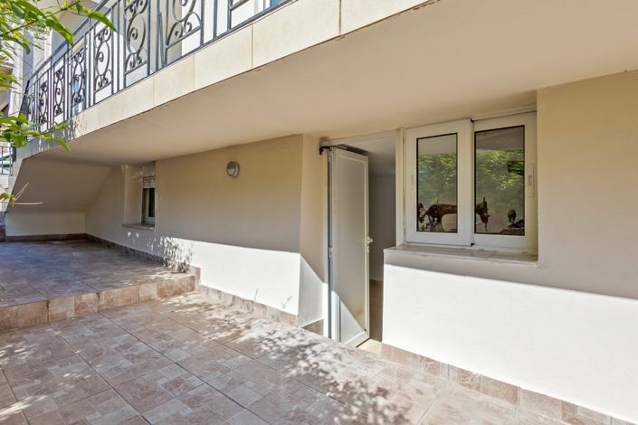 Image No.12-3 Bed Apartment for sale