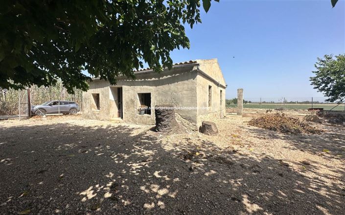 Image No.2-2 Bed Country House for sale