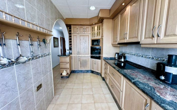 Image No.2-3 Bed Villa for sale