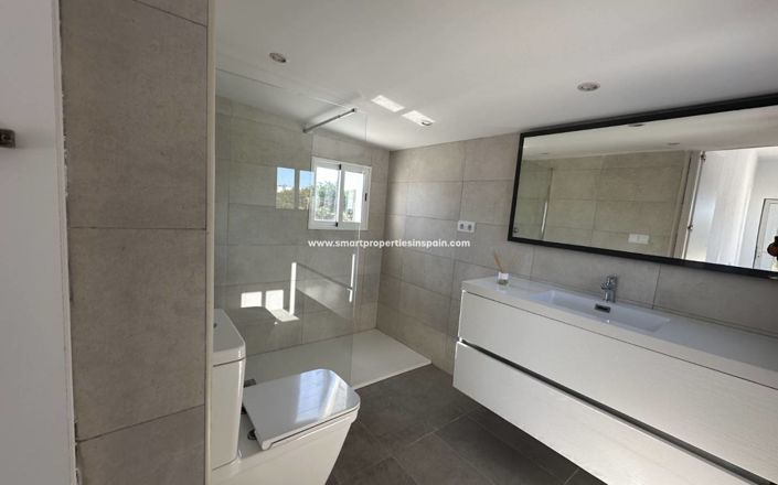 Image No.19-3 Bed Villa for sale