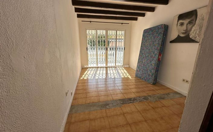 Image No.9-5 Bed Townhouse for sale