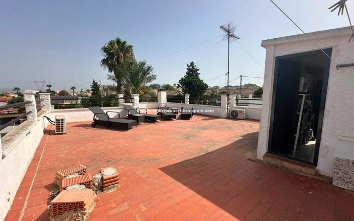 Image No.27-3 Bed Villa for sale