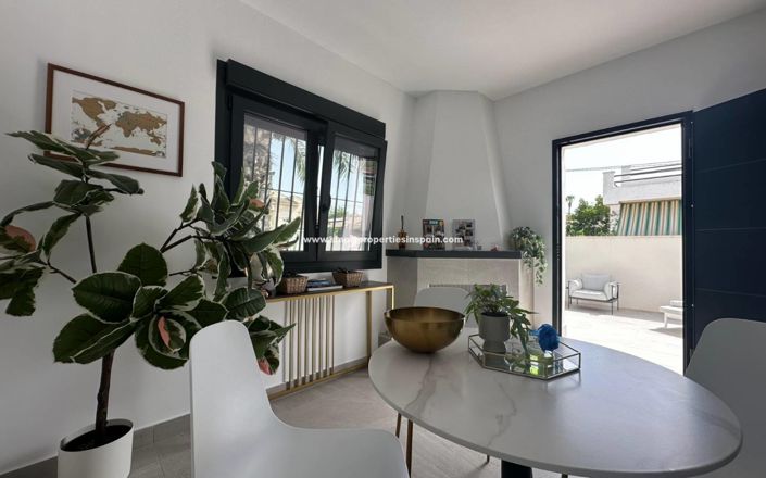 Image No.8-3 Bed Villa for sale