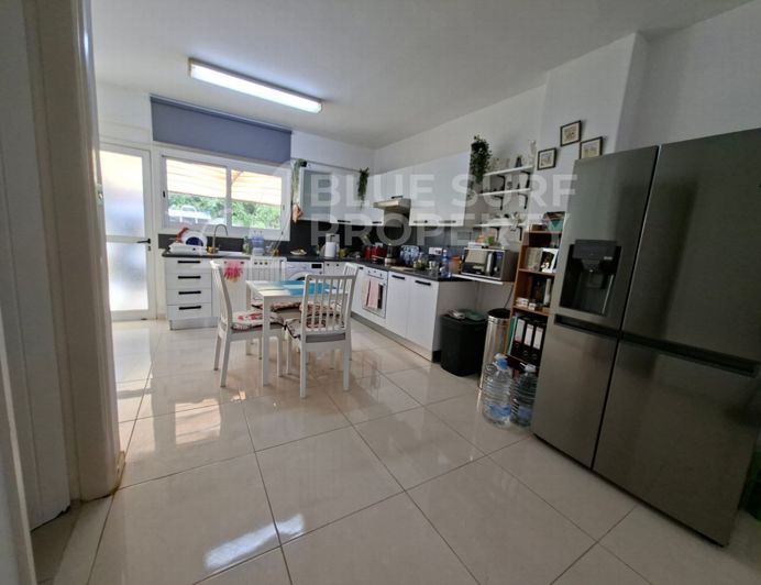Image No.8-2 Bed Townhouse for sale
