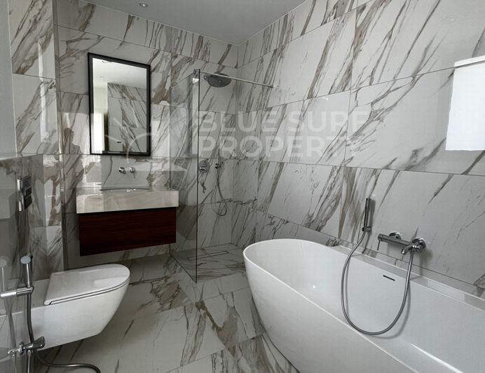 Image No.16-4 Bed Townhouse for sale