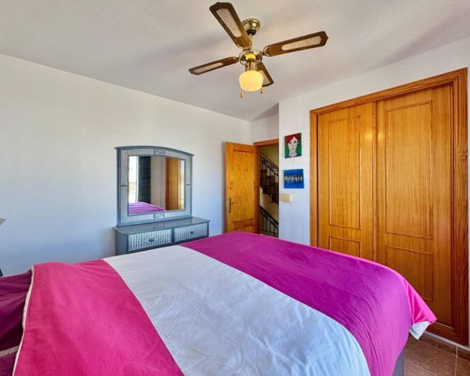 Image No.14-3 Bed Townhouse for sale