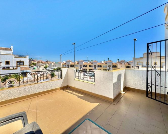 Image No.17-3 Bed Townhouse for sale