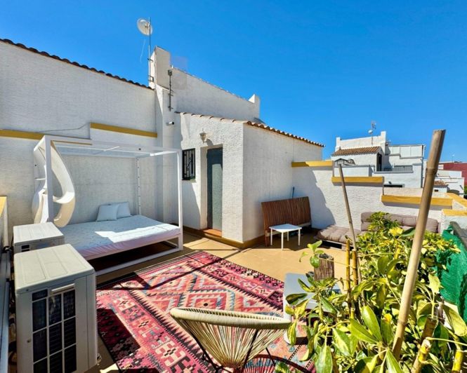 Image No.30-3 Bed Townhouse for sale