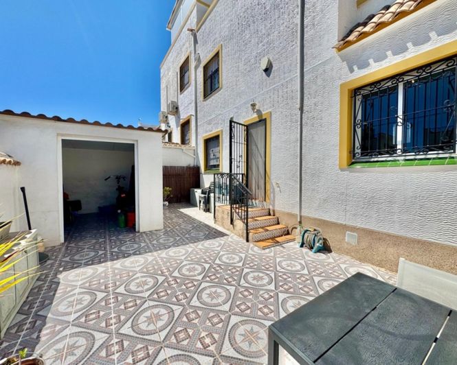 Image No.40-3 Bed Townhouse for sale