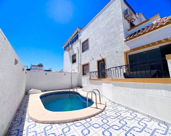 Image No.11-3 Bed Villa for sale