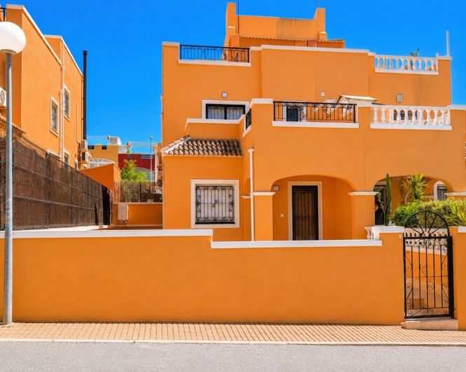 Image No.2-3 Bed Villa for sale