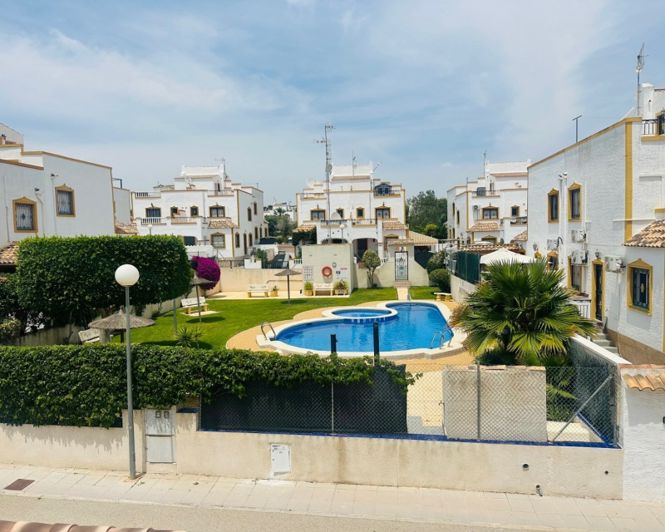 Image No.2-3 Bed Villa for sale