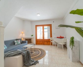 1560574lg