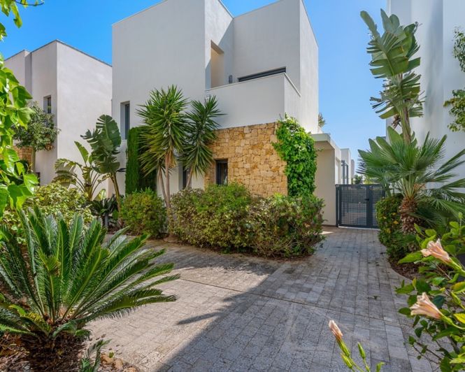 Image No.2-2 Bed Villa for sale