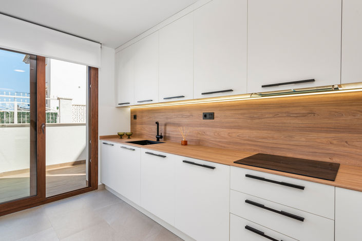 Image No.27-3 Bed Property for sale