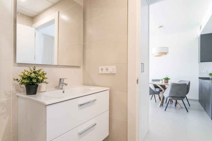 Image No.28-2 Bed Property for sale
