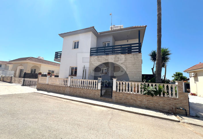 Image No.2-3 Bed Villa for sale