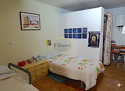 Image No.8-2 Bed Commercial for sale