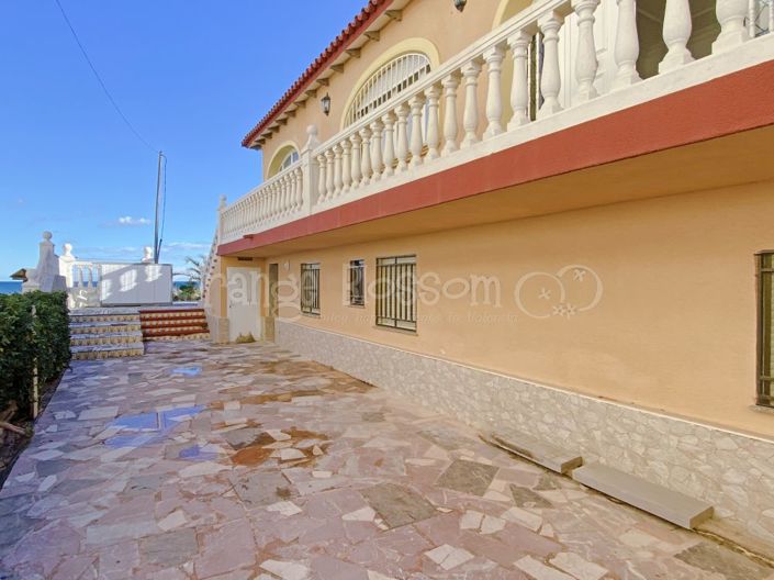 Image No.8-9 Bed Chalet for sale