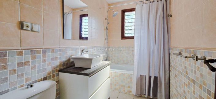 Image No.36-4 Bed Villa for sale