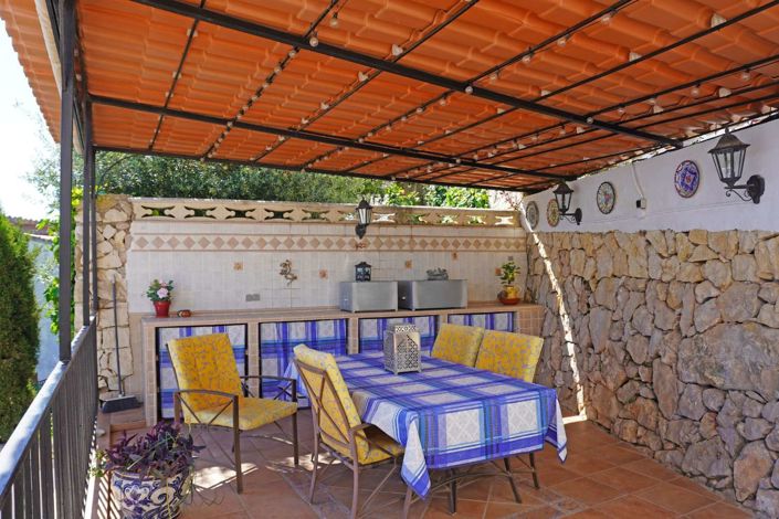 Image No.16-4 Bed Property for sale