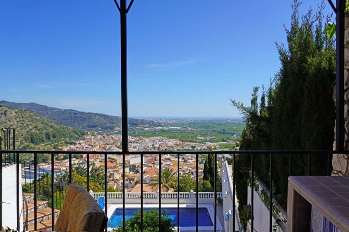 Image No.18-4 Bed Property for sale