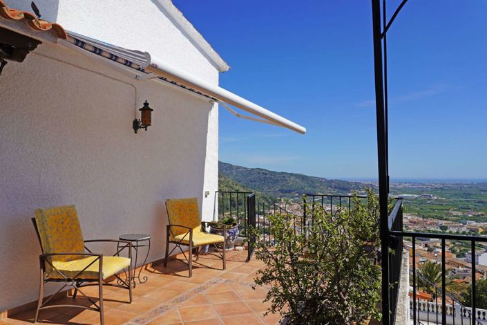 Image No.19-4 Bed Property for sale