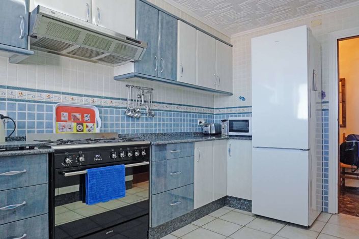 Image No.20-4 Bed Property for sale