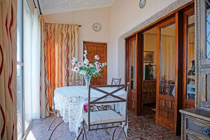 Image No.30-4 Bed Property for sale