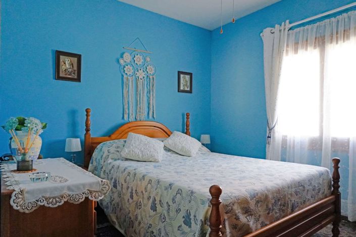 Image No.37-4 Bed Property for sale