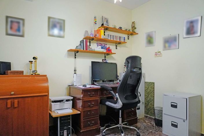 Image No.43-4 Bed Property for sale