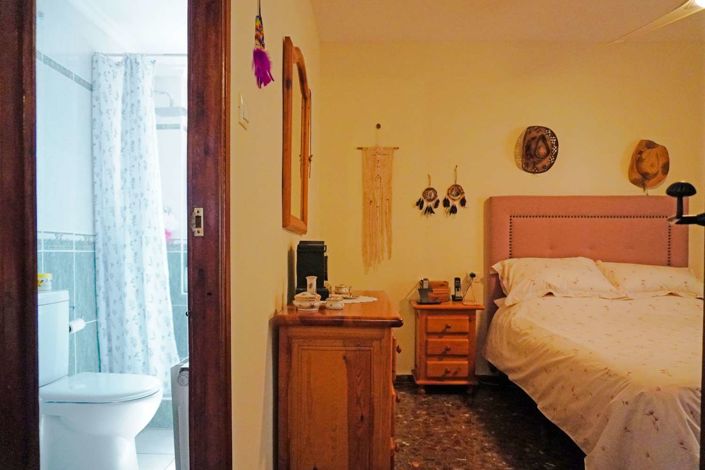 Image No.45-4 Bed Property for sale