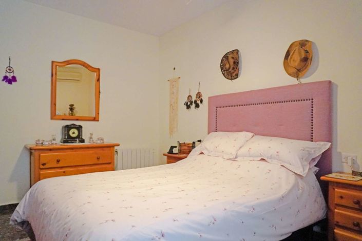 Image No.47-4 Bed Property for sale