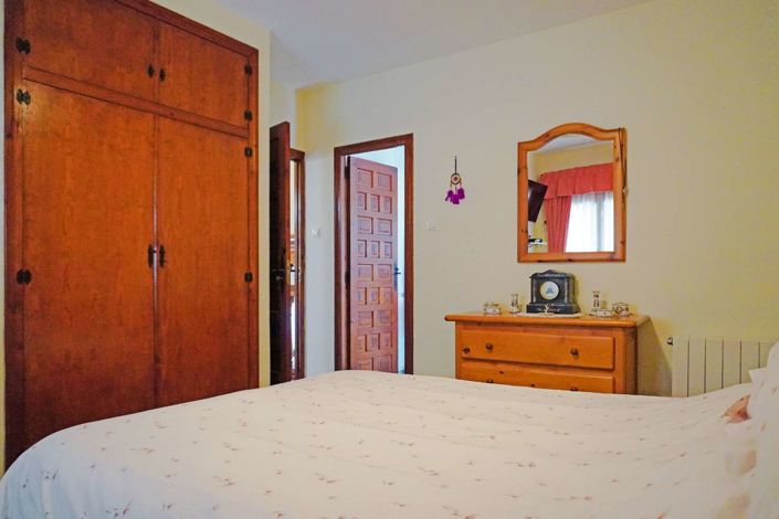 Image No.48-4 Bed Property for sale