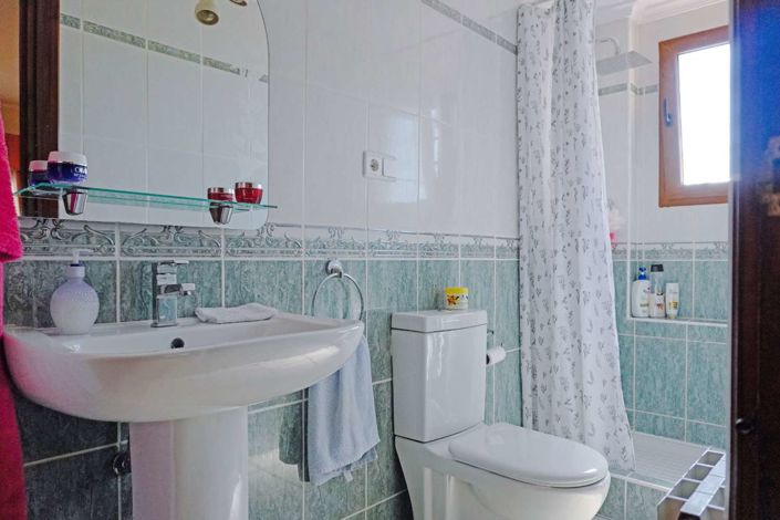 Image No.50-4 Bed Property for sale