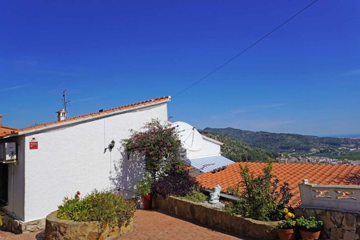 Image No.11-4 Bed Property for sale
