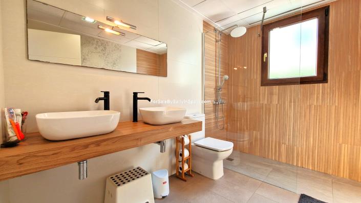 Image No.44-3 Bed Villa for sale