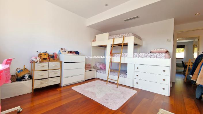 Image No.47-3 Bed Villa for sale