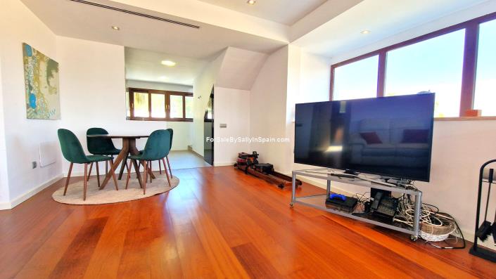Image No.35-3 Bed Villa for sale