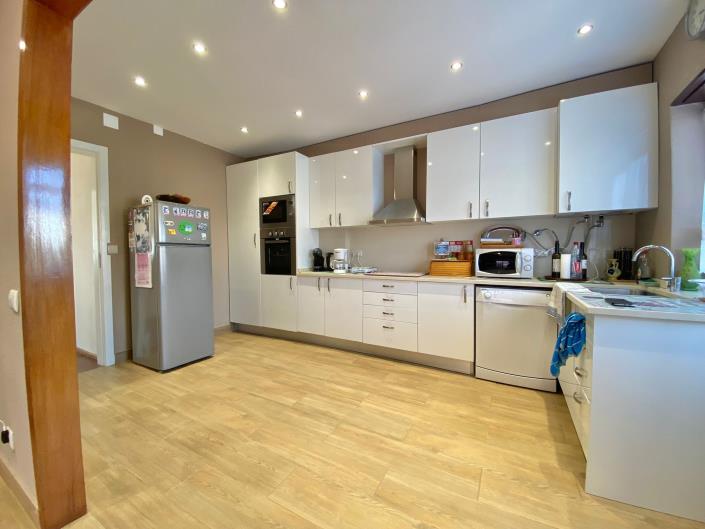 Image No.12-3 Bed House for sale