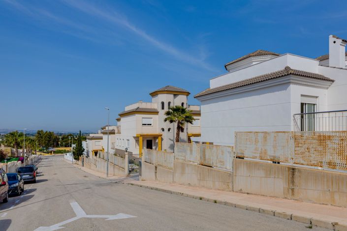 Image No.42-3 Bed Villa for sale