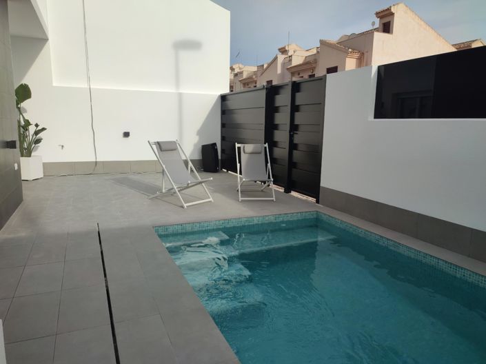 Image No.3-3 Bed Villa for sale