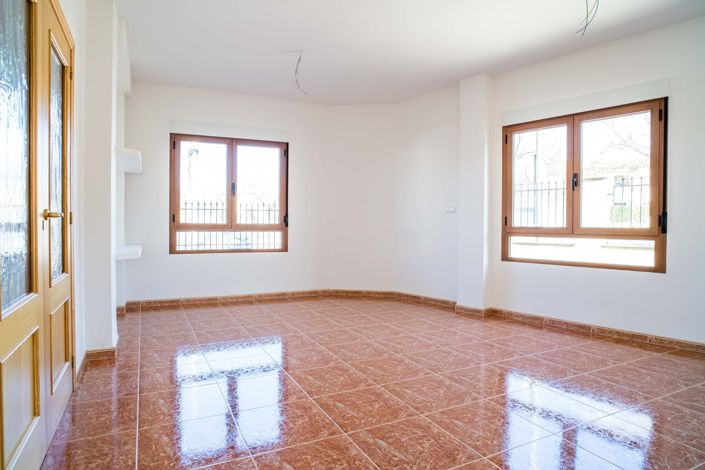 Image No.16-4 Bed Townhouse for sale